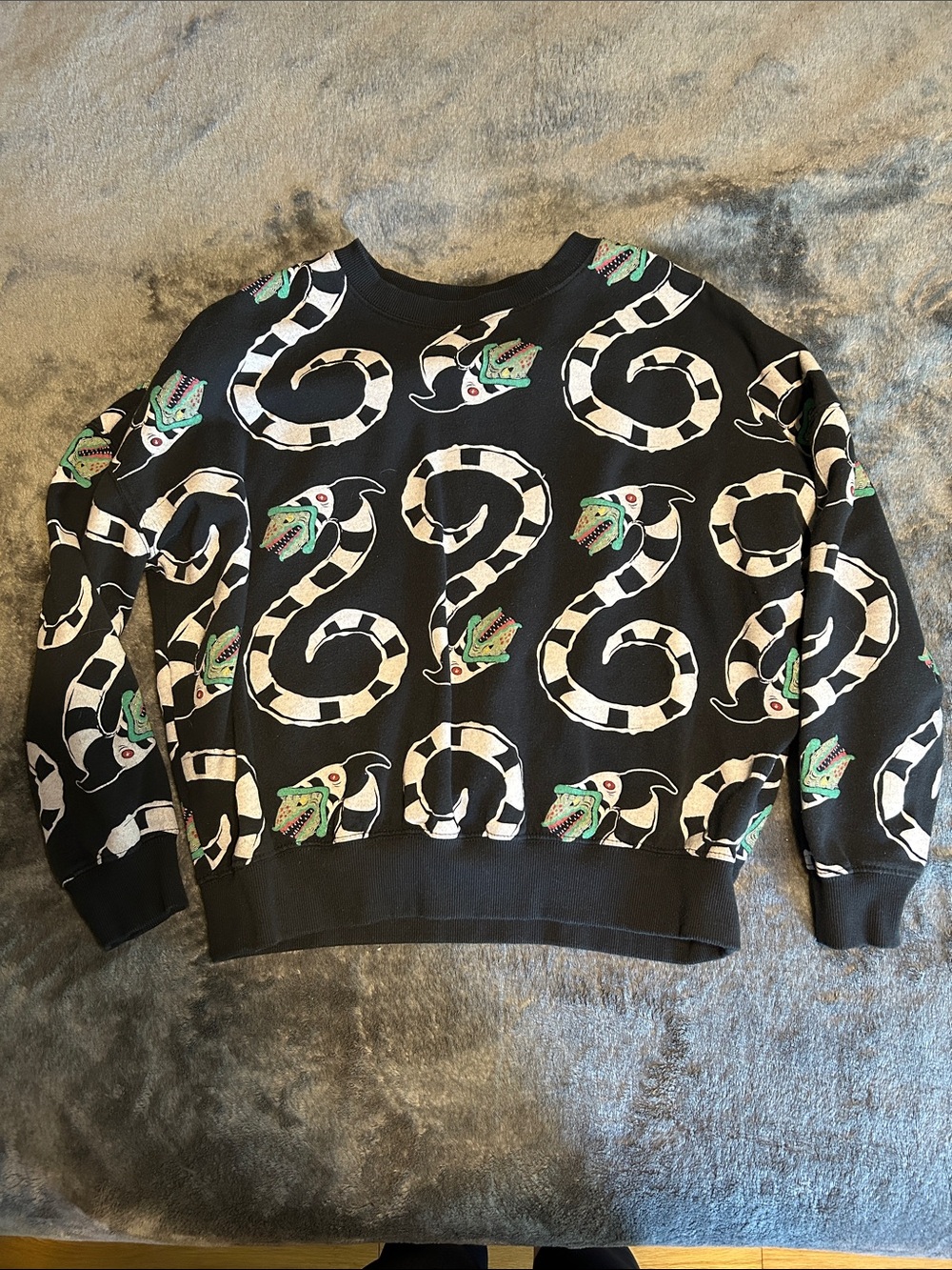 Beetlejuice Sandworms All Over Print Crew Neck Sweat Shirt size small